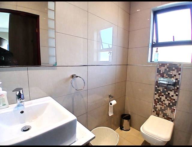 4 BEDROOM GOLF ESTATE FOR SALE IN BLUE VALLEY GOLF ESTATE
